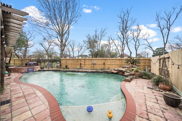 Images Debbie Grigg, REALTOR-Owner | NextHome First Source