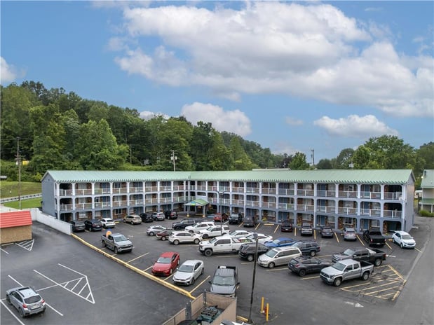 Images SureStay by Best Western Summersville