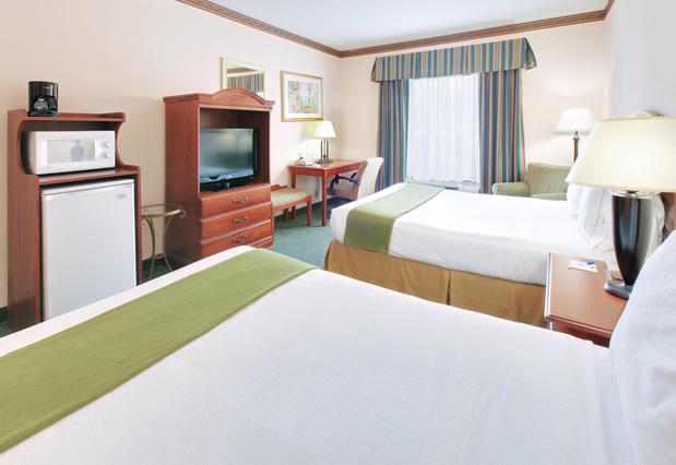 Images Holiday Inn Express & Suites Cleveland, an IHG Hotel