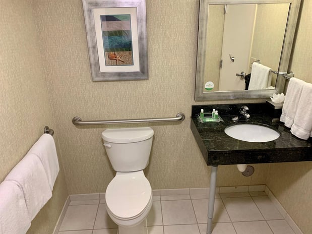 Images Holiday Inn & Suites Virginia Beach - North Beach by IHG