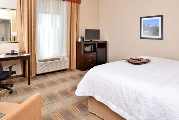 Images Hampton Inn & Suites California University-Pittsburgh