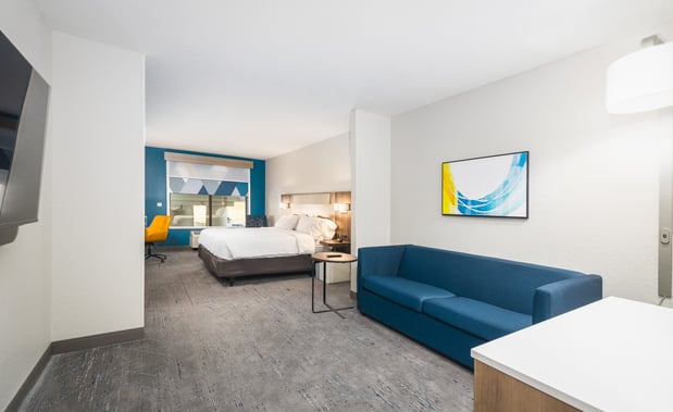 Images Holiday Inn Express & Suites Saint Robert - Leonard Wood by IHG