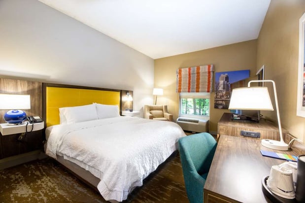 Images Hampton Inn & Suites Raleigh Cary Lenovo Center