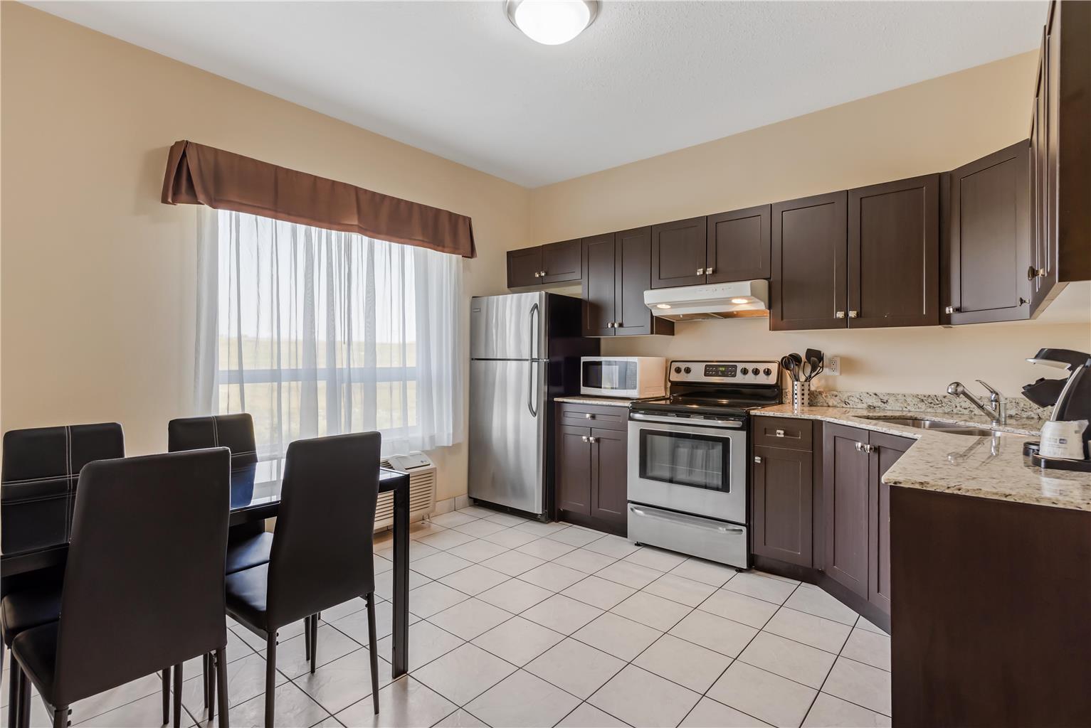 Images Best Western Plus Red Deer Inn & Suites