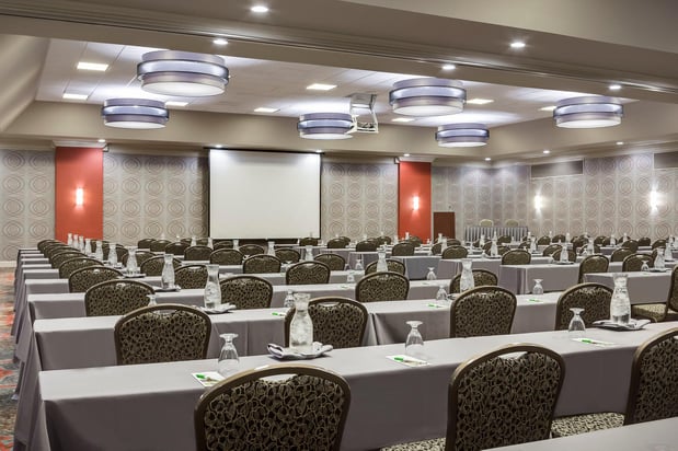 Images Holiday Inn Wichita East I-35 by IHG