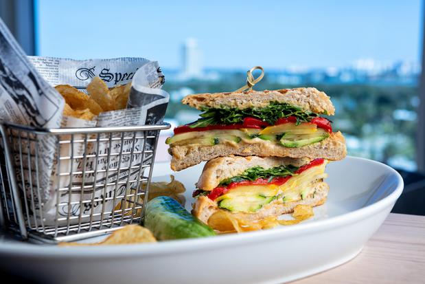 Images Drift Kitchen & Bar - Lido Beach Resort