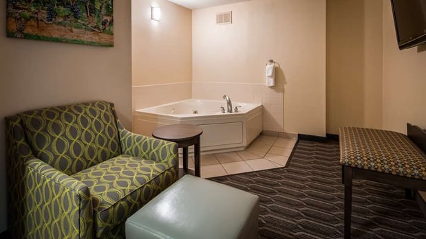 Images Best Western Plus Yadkin Valley Inn & Suites