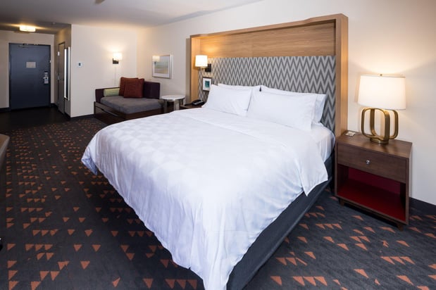 Images Holiday Inn & Suites Detroit - Troy by IHG