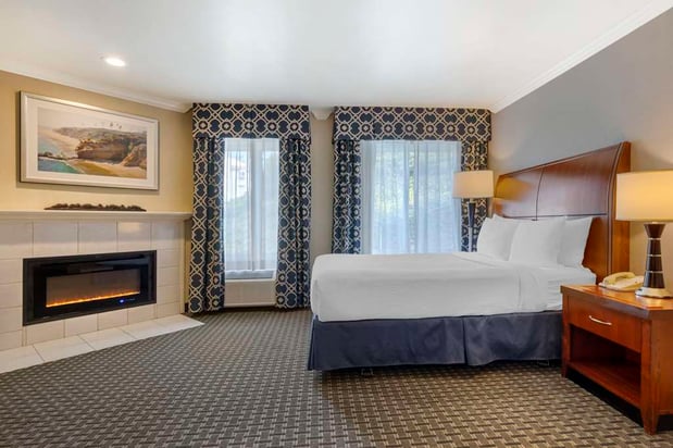 Images Best Western Plus Marina Shores Hotel