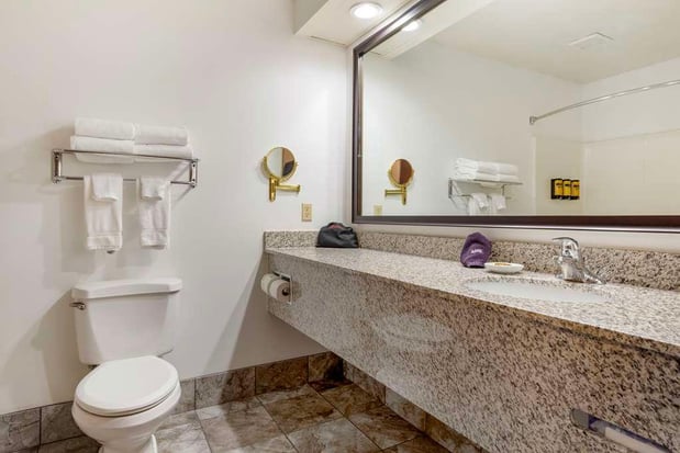 Images Best Western Plus Eau Claire Conference Center