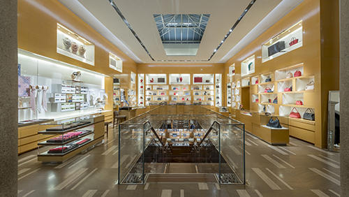 Louis Vuitton Milano Montenapoleone in Milano, Via Bagutta, 2