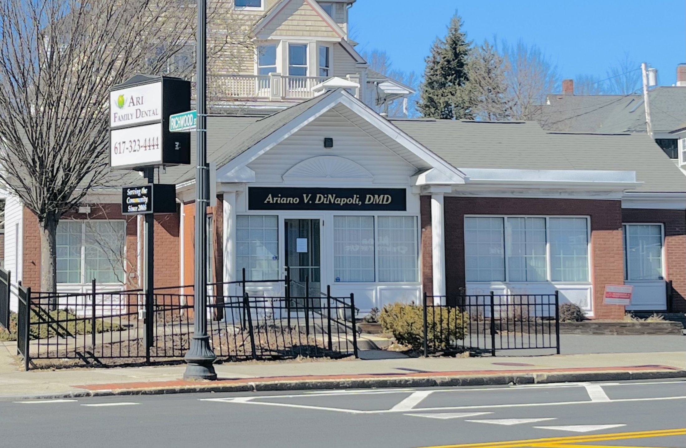 Ari Family Dental Image