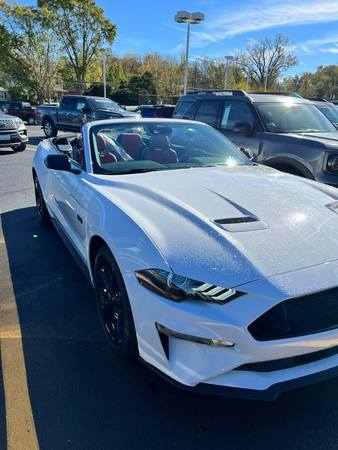 Images Currie Motors Ford of Frankfort