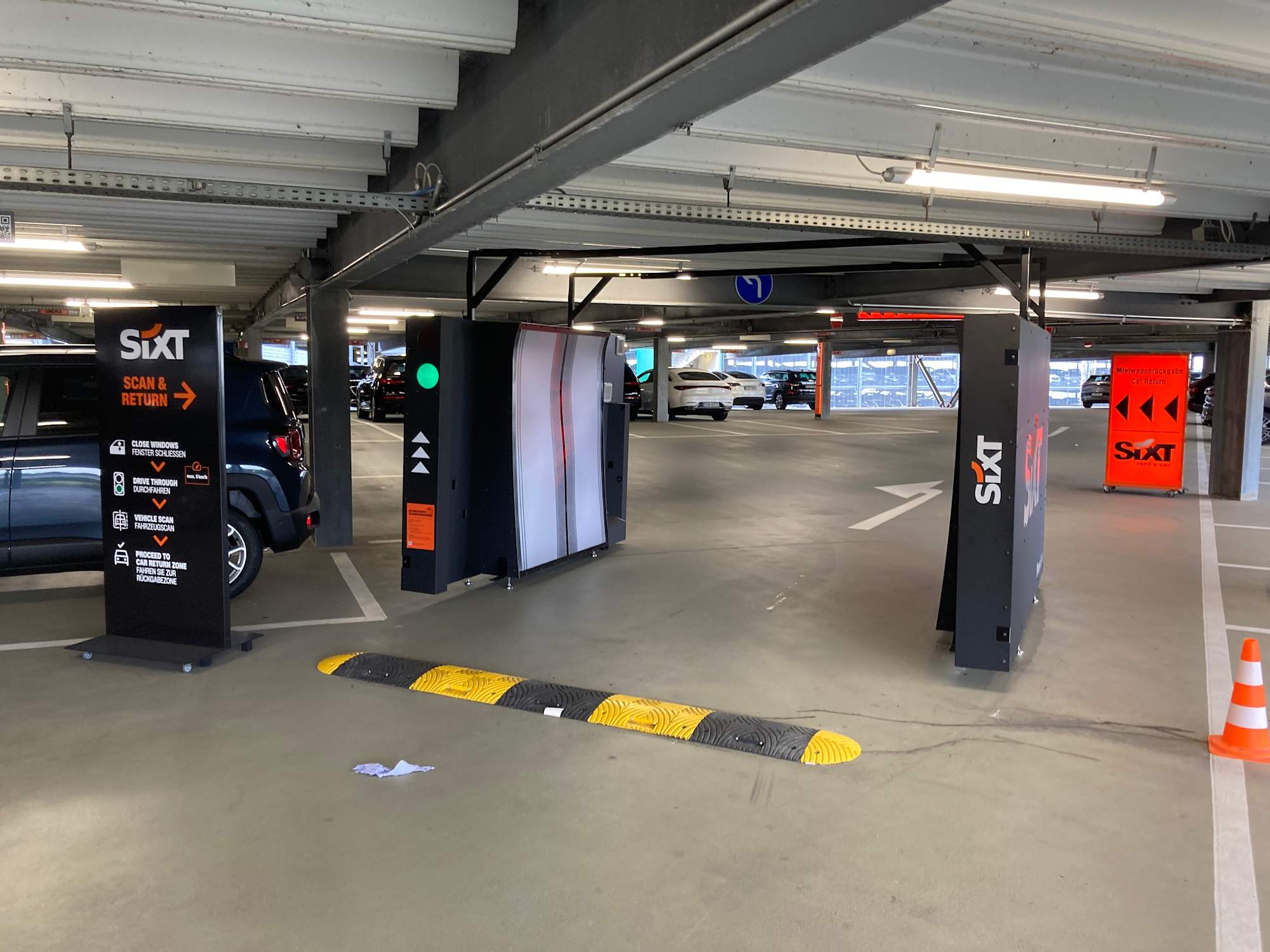 SIXT Autovermietung Düsseldorf Flughafen, Terminal Ring 1, Zentralgeb. in Düsseldorf