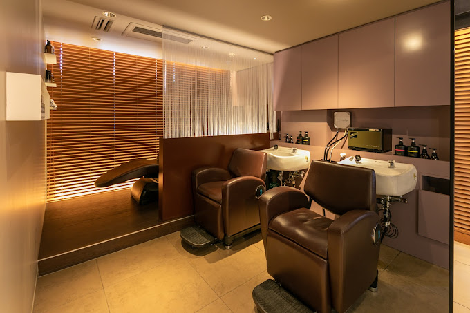 Images Plus Loungeプルースラウンジ