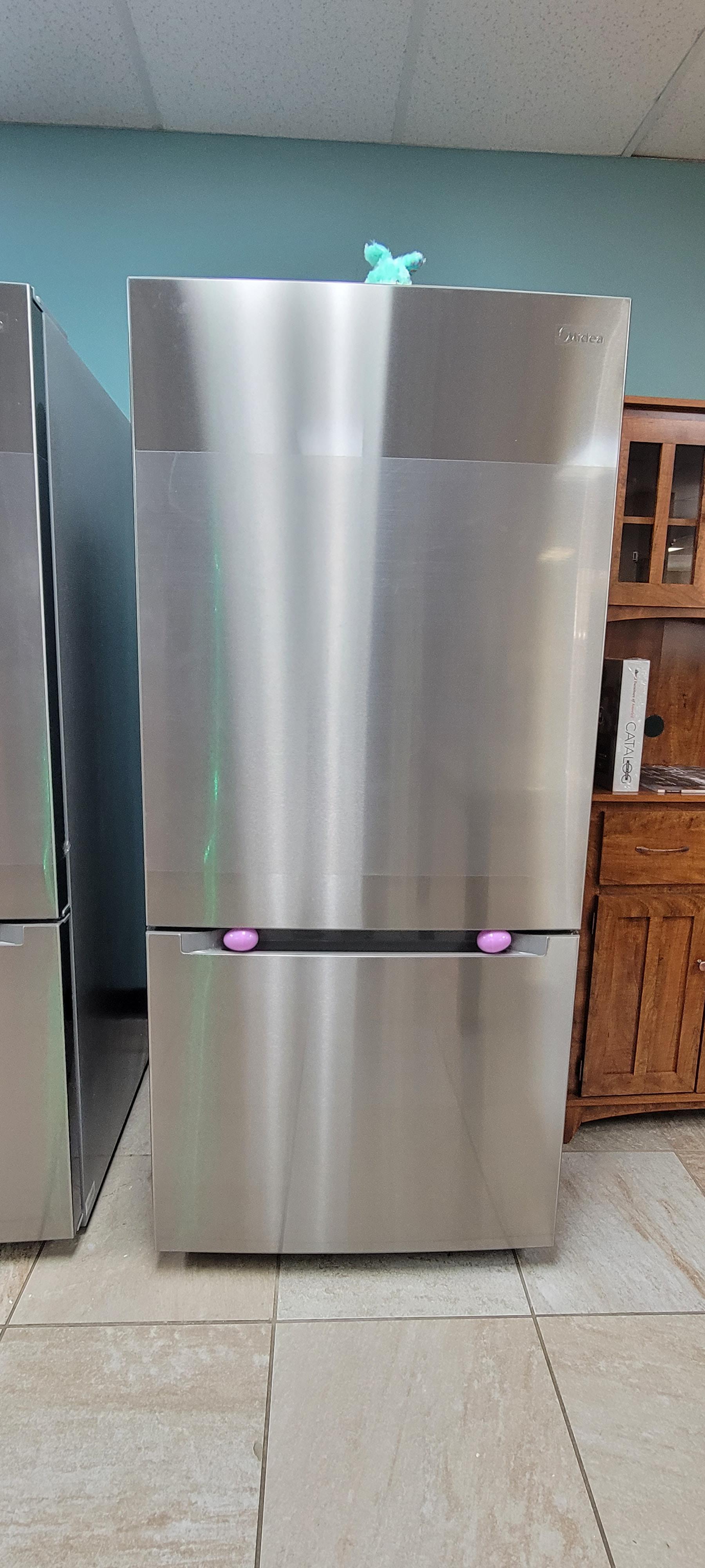 Are you tired of that same old Fridge?