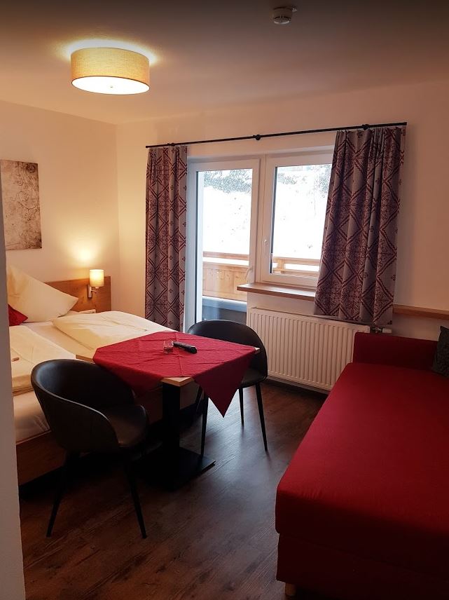 Haus in der Sonne, Spielbergstraße 1 in Fieberbrunn