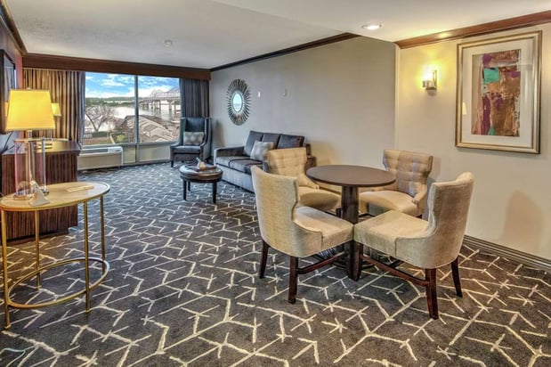 Images DoubleTree by Hilton Hotel Decatur Riverfront