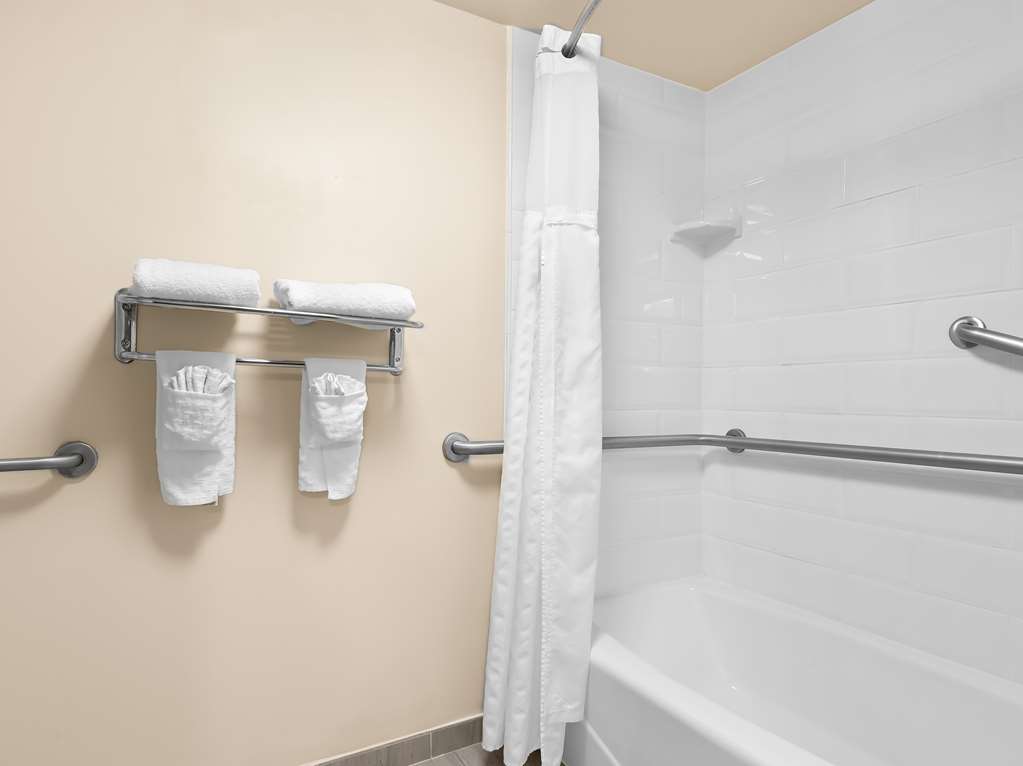 ADA Tub