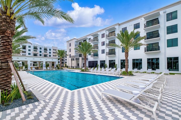 Images Altis Grand Kendall