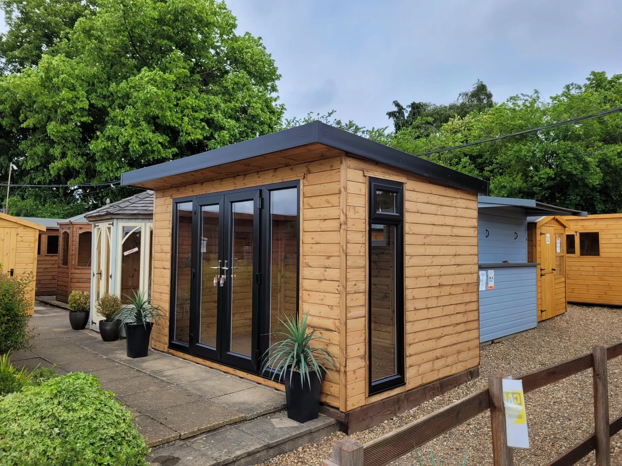 Images Herts Garden Buildings