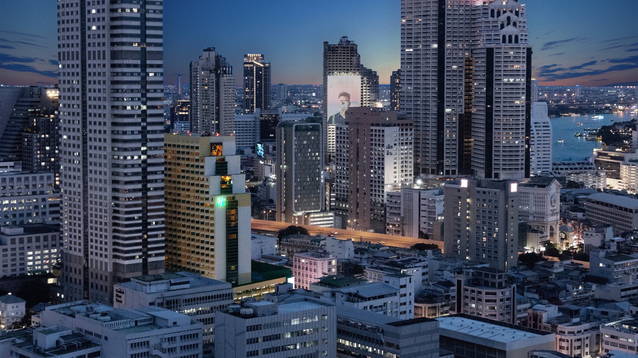 Holiday Inn Bangkok Silom by IHG