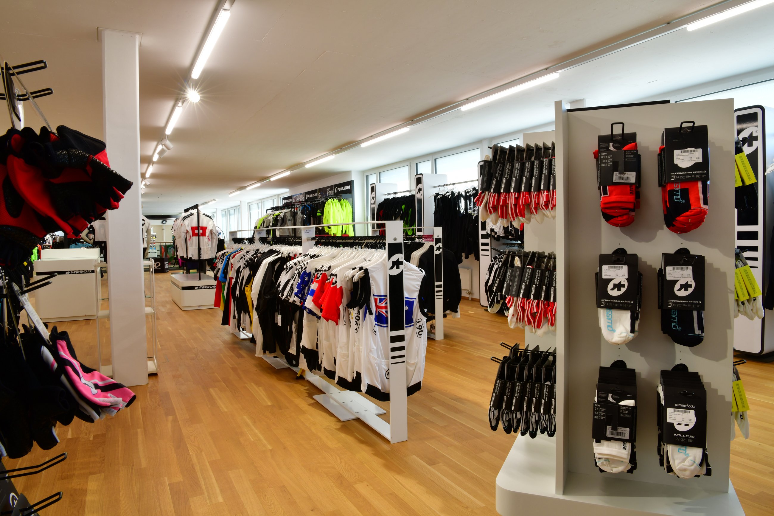 ProShop Uster, Loren-Allee 20 in Uster
