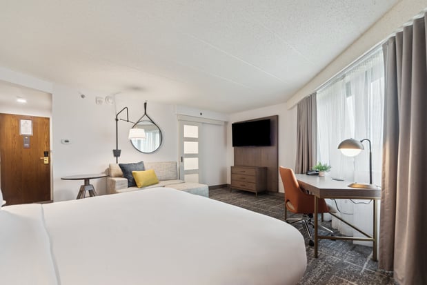 Images Crowne Plaza Lansing by IHG