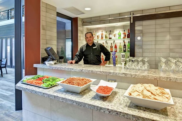 Images Embassy Suites by Hilton Minneapolis Airport