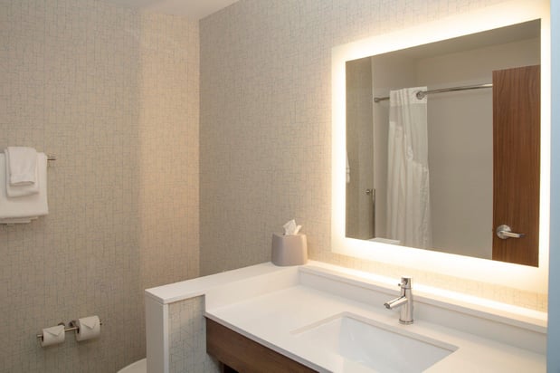 Images Holiday Inn Express & Suites Marion by IHG