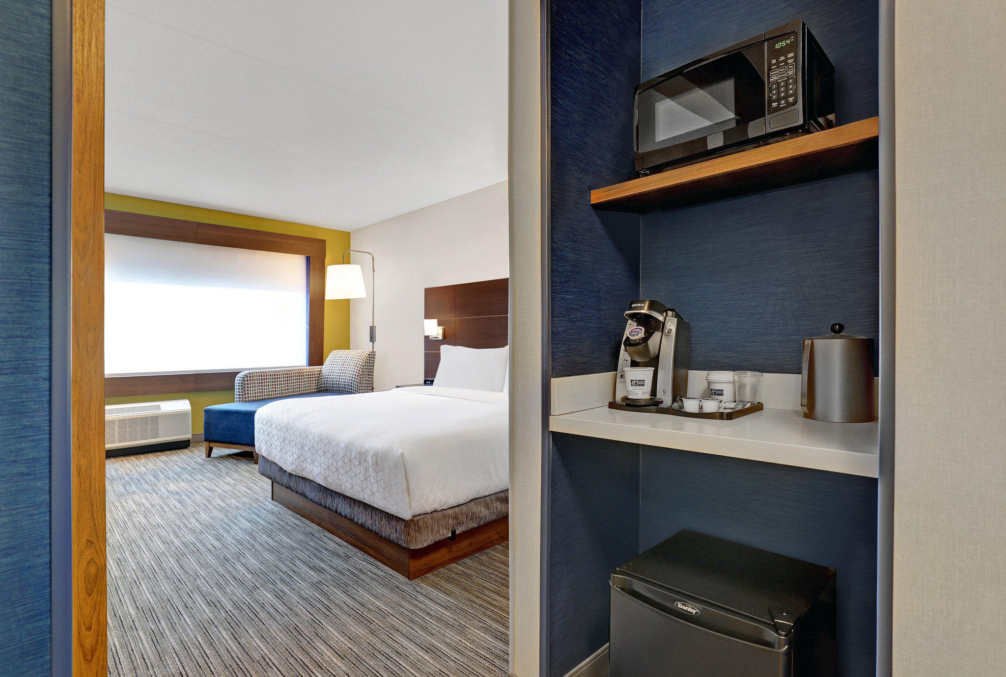 Images Holiday Inn Express Kingston West, an IHG Hotel