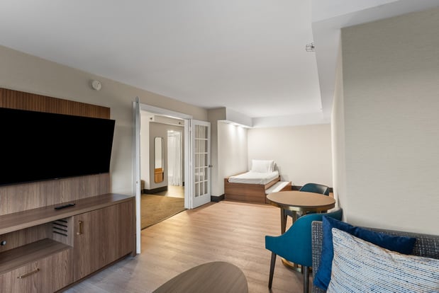 Images Holiday Inn Niagara Falls State Park Entry by IHG