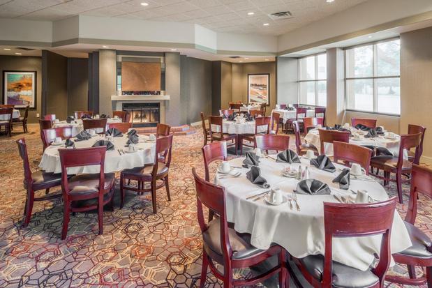 Images Holiday Inn Manitowoc by IHG