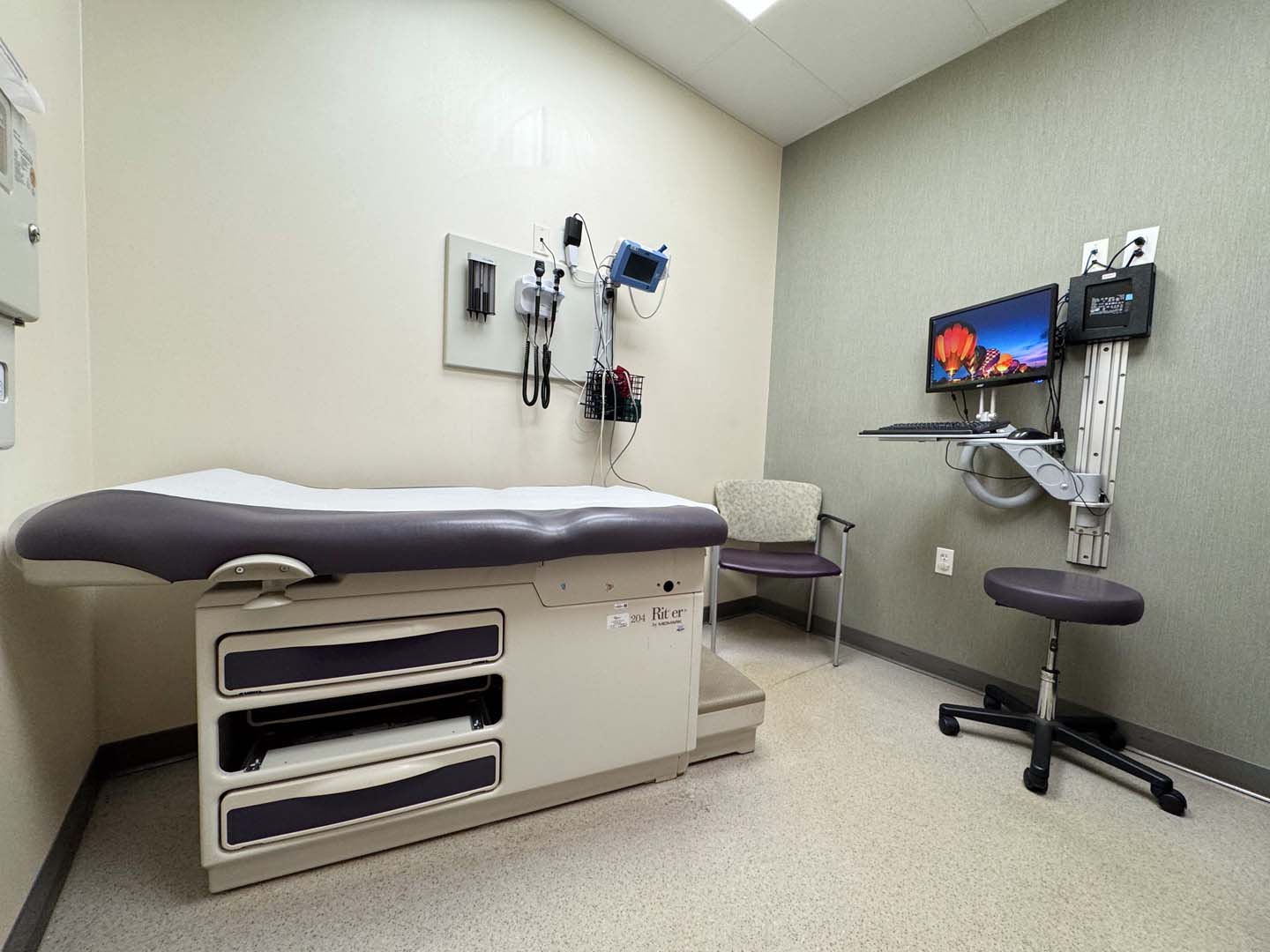 Exam room at HealthNet Southeast Health Center