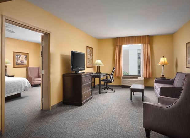Images Hampton Inn & Suites Dallas-DFW ARPT W-SH 183 Hurst