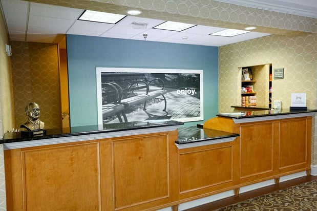 Images Hampton Inn & Suites Chincoteague-Waterfront