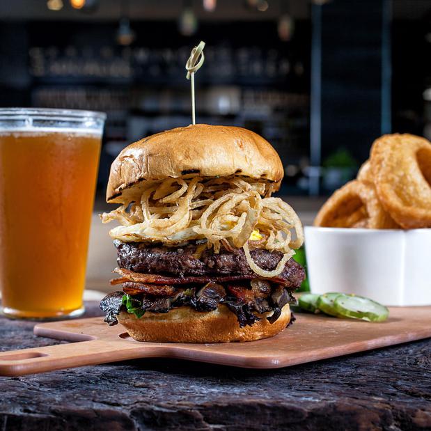 Images BRGR Kitchen & Bar - Treasure Island Beach Resort