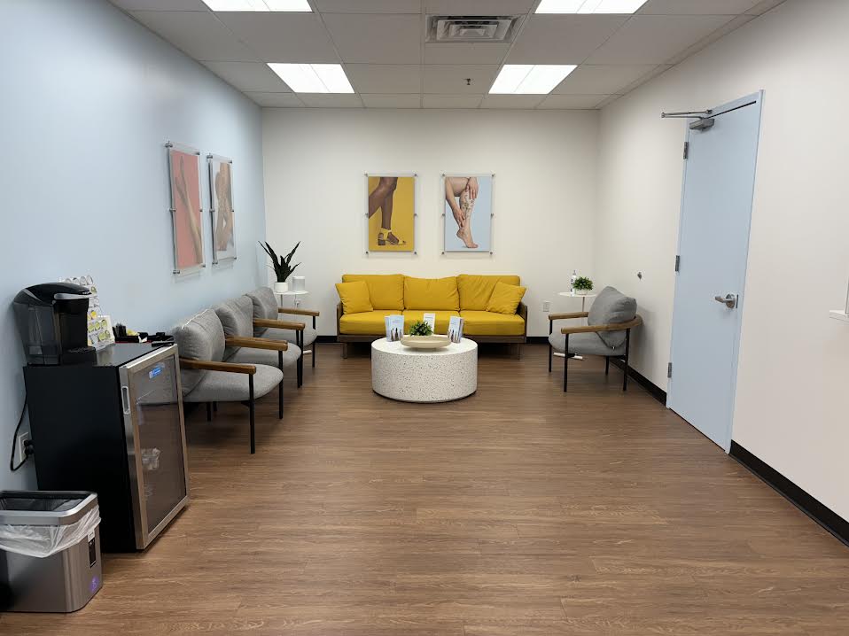 The waiting room in our Edison, NJ vein clinic.