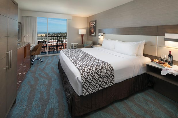 Images Crowne Plaza Ventura Beach by IHG