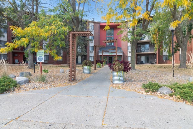 Images Twelve 501 Apartment Homes