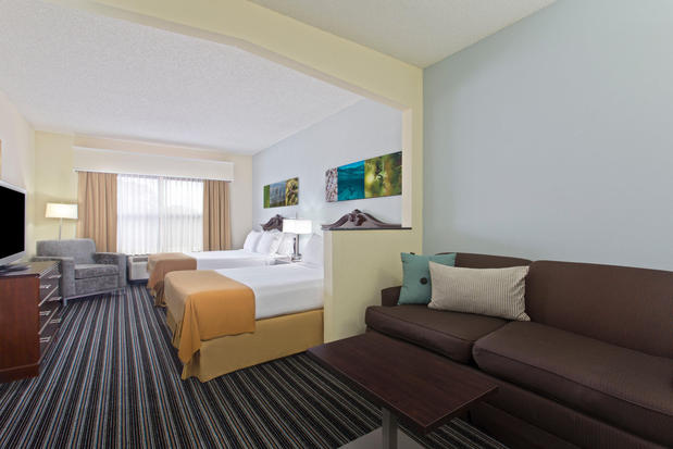Images Holiday Inn Express & Suites Clearwater North/Dunedin, an IHG Hotel