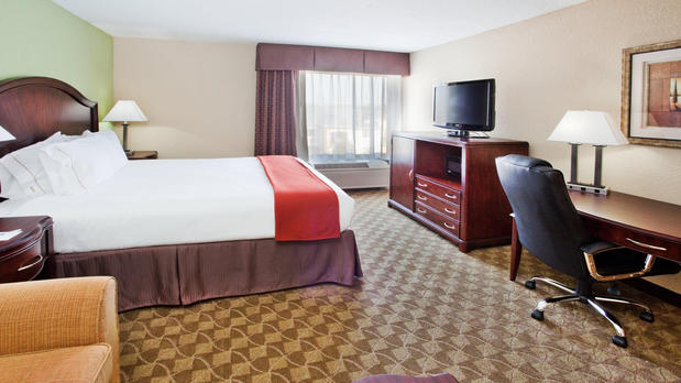 Images Holiday Inn Express Peachtree Corners-Norcross by IHG