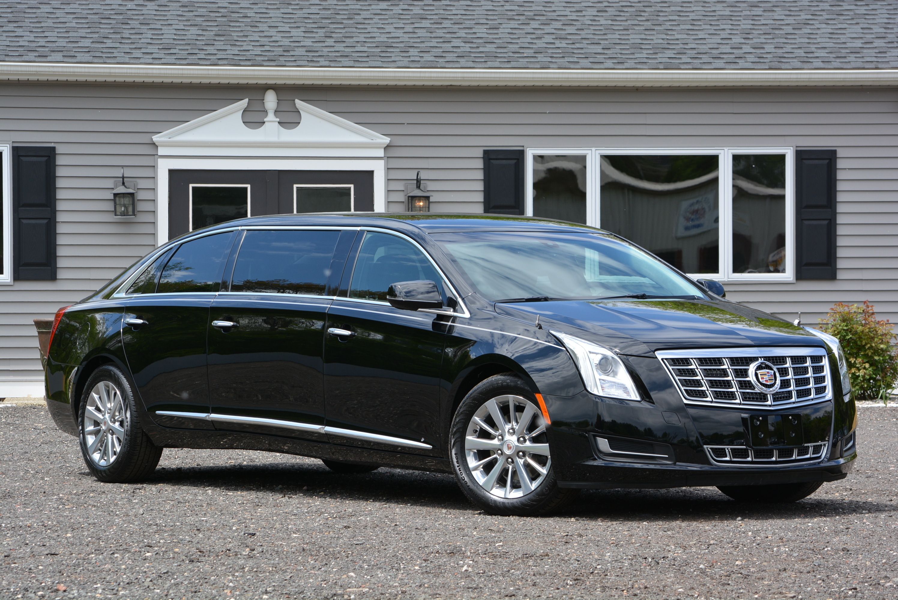 Cadillac XTS Limousine Automotive Luxury Limo and Car Service New York (800)516-1134