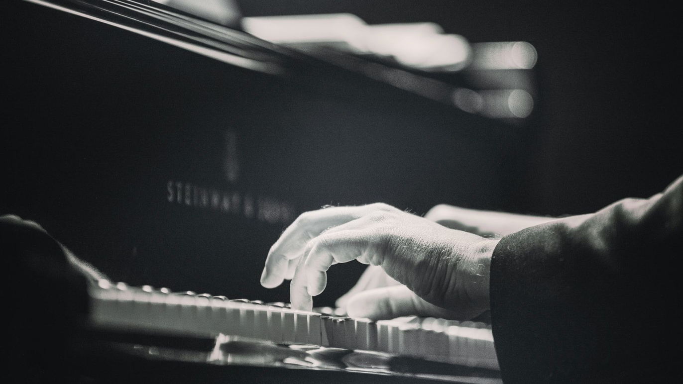 Images Pianostämmare Roger Ärfström