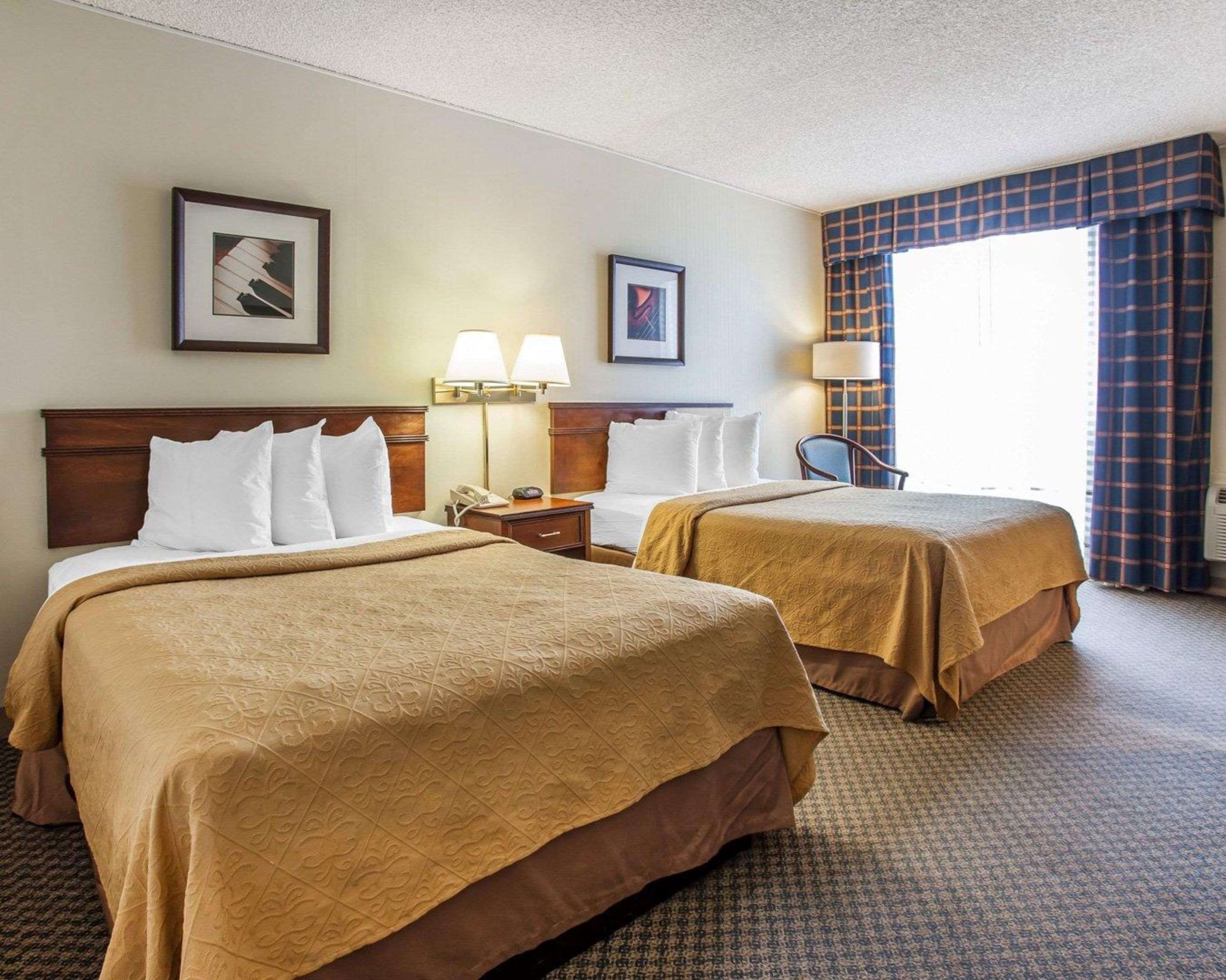 Guest room with double beds