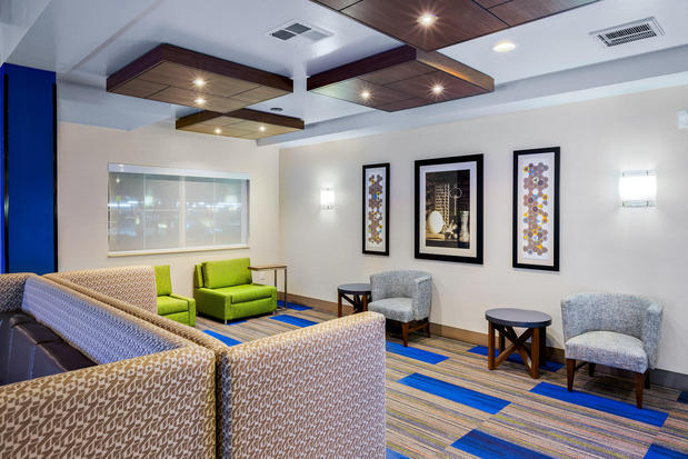 Images Holiday Inn Express & Suites Oroville Lake, an IHG Hotel
