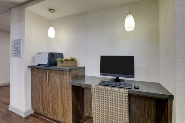 Images Hampton Inn & Suites St. Louis-Edwardsville