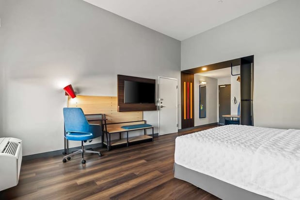 Images Tru by Hilton Rogers Bentonville