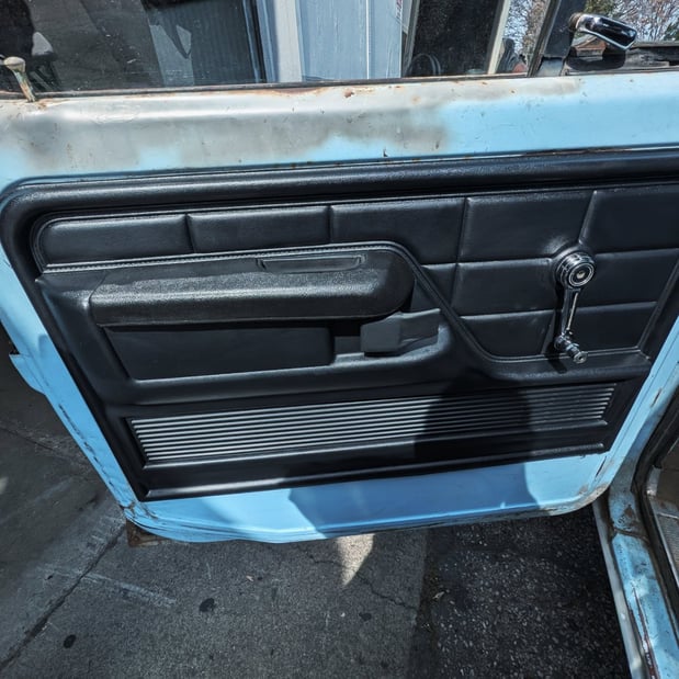 Images Mountain View Auto Interiors