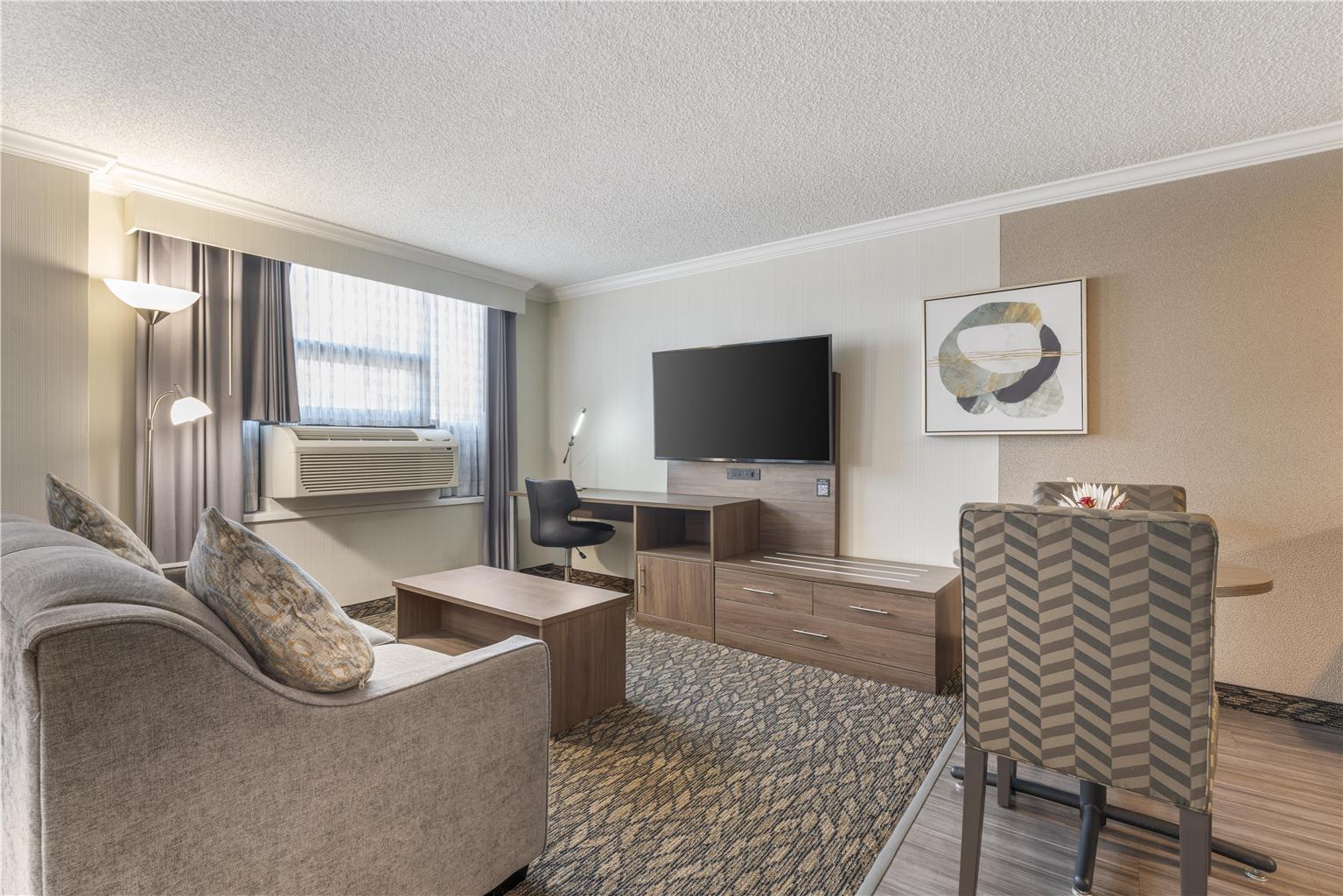 Images Best Western Plus Carlton Plaza Hotel